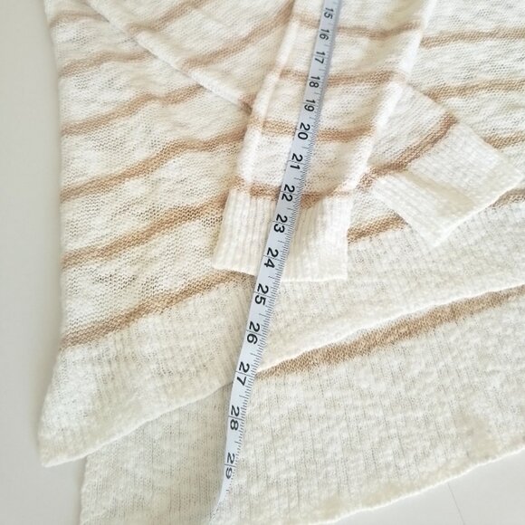 GAP Striped Lightweight Sweater | Size XL | Casual and Comfortable Style - Picture 7 of 10